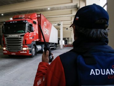 Aduanas en alerta por 6.000 camiones que cruzarán a Chile por paso Los Libertadores