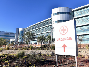 Investigan hallazgo de mujer y niño sin vida al interior de un auto en el Hospital de Calama