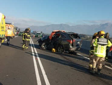 Choque frontal de dos vehículos menores deja a un fallecido en Autopista Los Andes