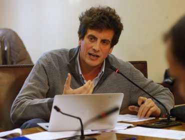 Junaeb desmiente a diputado Schalper y asegura no haber eliminado antecedentes por denuncia de exdirector