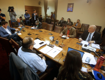 Comisión revisora rechaza la acusación constitucional contra ministro Ávila: pasa con informe negativo a Sala
