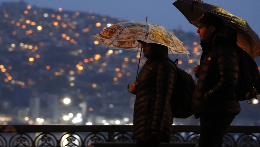 Alerta Temprana Preventiva en las regiones de Valparaíso y Metropolitana por nuevo sistema frontal: Paso Los Libertadores fue cerrado