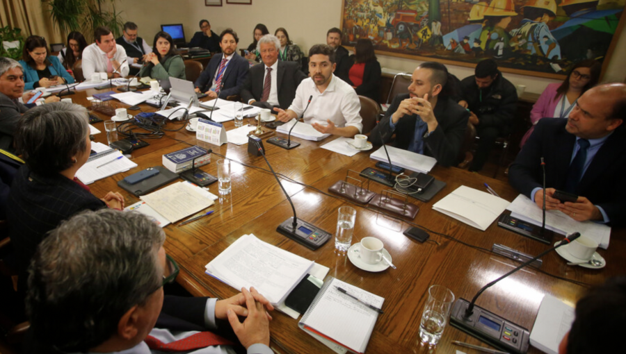 Luego de polémica sesión, diputados aprobaron primeros artículos de la reforma previsional
