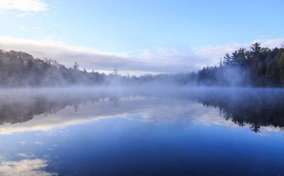 El lago en Canadá identificado como la zona cero del Antropoceno, la época definida por el impacto humano en la Tierra