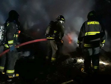 Dos viviendas afectadas deja incendio estructural en la calle Troncos Viejos de Villa Alemana