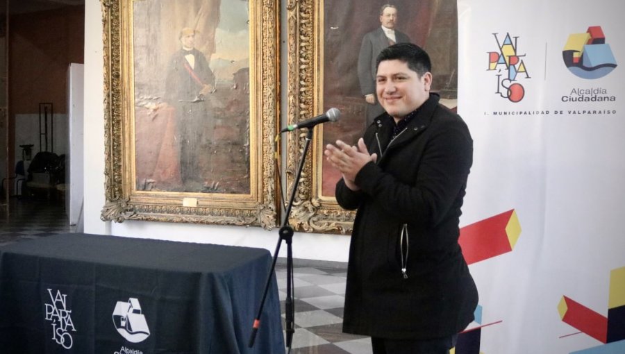 Gonzalo García comenzó oficialmente su trabajo como nuevo Concejal de Valparaíso: "Es una bonita experiencia que estoy viviendo"