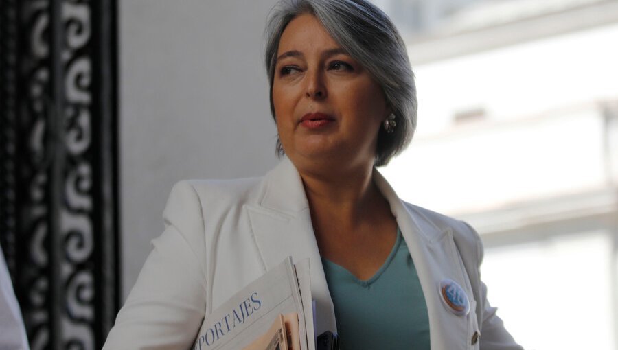 Ministra Jara por reforma previsional: “Nadie les va a quitar el 10%”