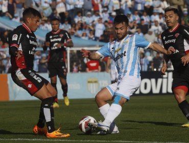 Joaquín Larrivey le dio el empate postrero a Magallanes ante Ñublense