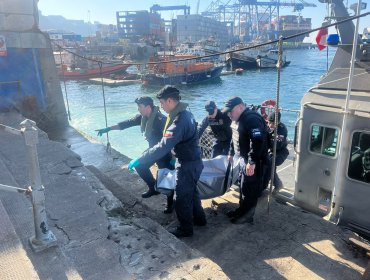 Hallan cadáver de un hombre de unos 60 años flotando en la bahía de Valparaíso