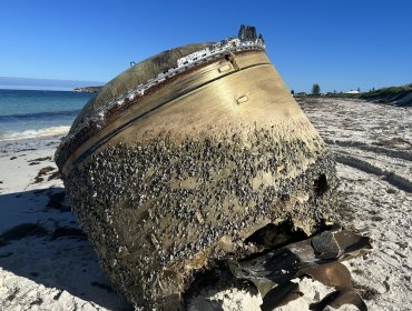 El misterioso domo "no identificado" encontrado en una playa de Australia que desconcierta a las autoridades