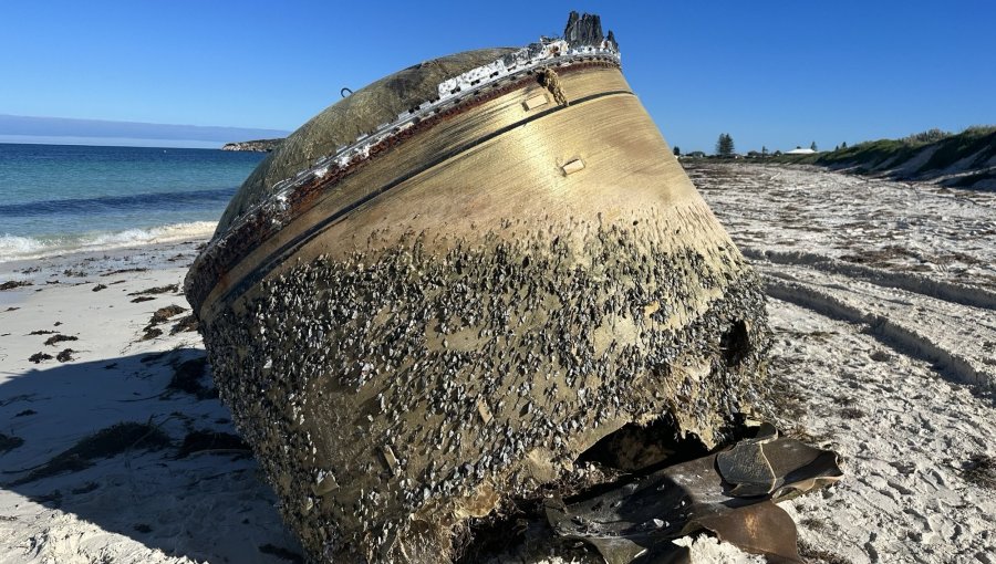 El misterioso domo "no identificado" encontrado en una playa de Australia que desconcierta a las autoridades