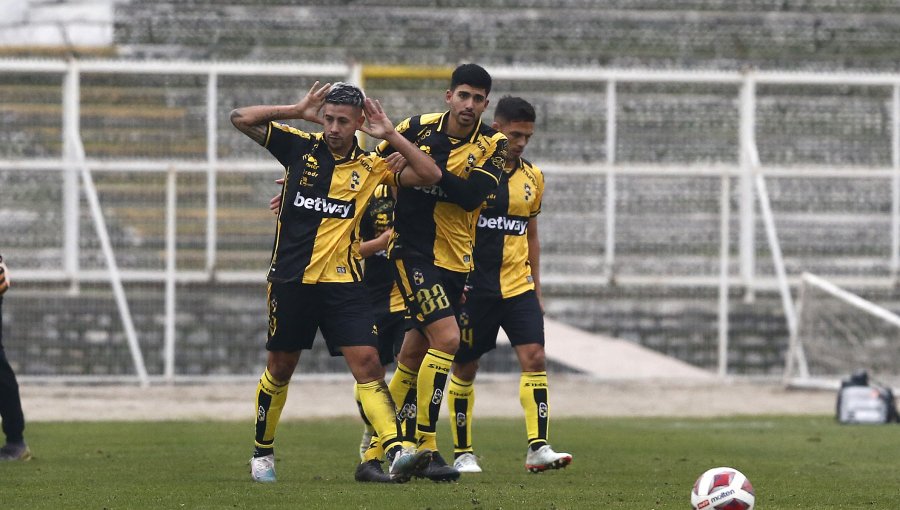 Coquimbo Unido rescató un agónico empate ante Palestino en la última jugada del partido