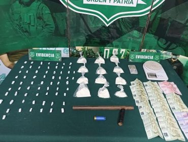 Detienen a dos sujetos por tráfico de drogas en la población Porvenir Bajo de Valparaíso