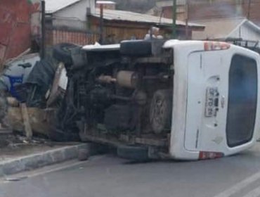 Una persona fallecida deja choque y posterior volcamiento de un vehículo en La Calera