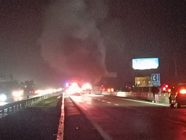 Camión se incendió en la ruta 68 en sector de Casablanca: tránsito se interrumpió en dirección a Santiago