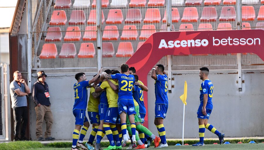 AC Barnechea viajó hasta el norte e hizo tropezar al puntero Deportes Iquique