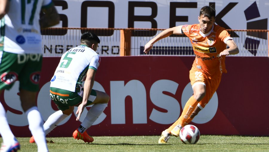 Cobreloa derrotó a Puerto Montt y recuperó terreno en el torneo de Ascenso