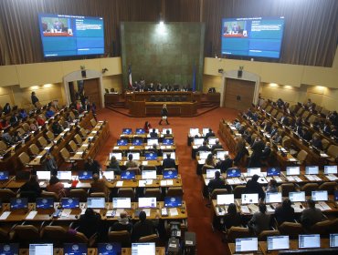 Partido Comunista y Democracia Cristiana disputan este lunes una reñida presidencia de la Cámara de Diputados