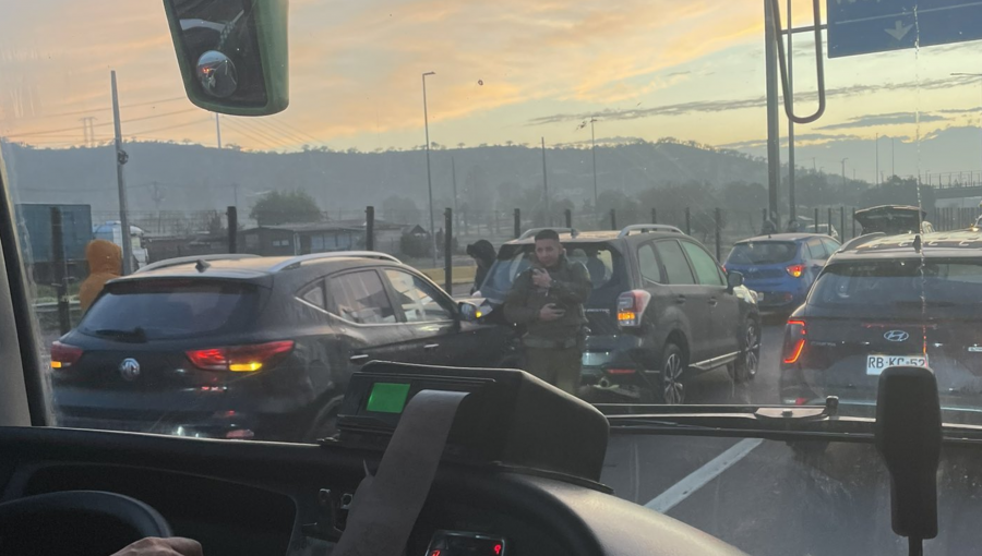 Colisión múltiple genera alta congestión vehicular en la entrada a Santiago de la ruta 68