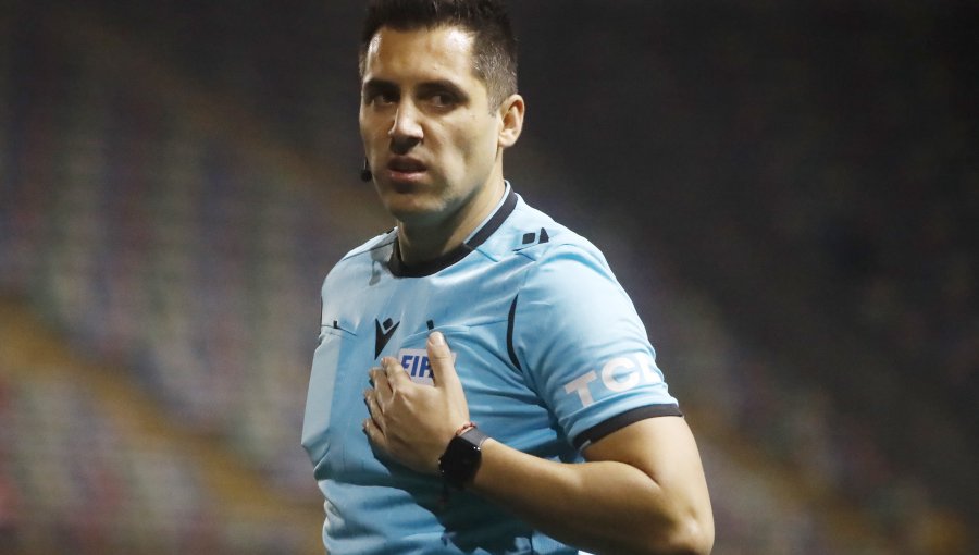 U. Española exige que Cristian Garay no arbitre más sus partidos y ofrezca disculpas públicas