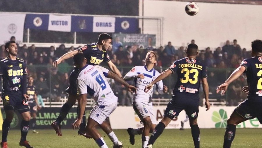 D. Santa Cruz y U. de Concepción repartieron puntos en el cierre de la fecha 19 de la Primera B