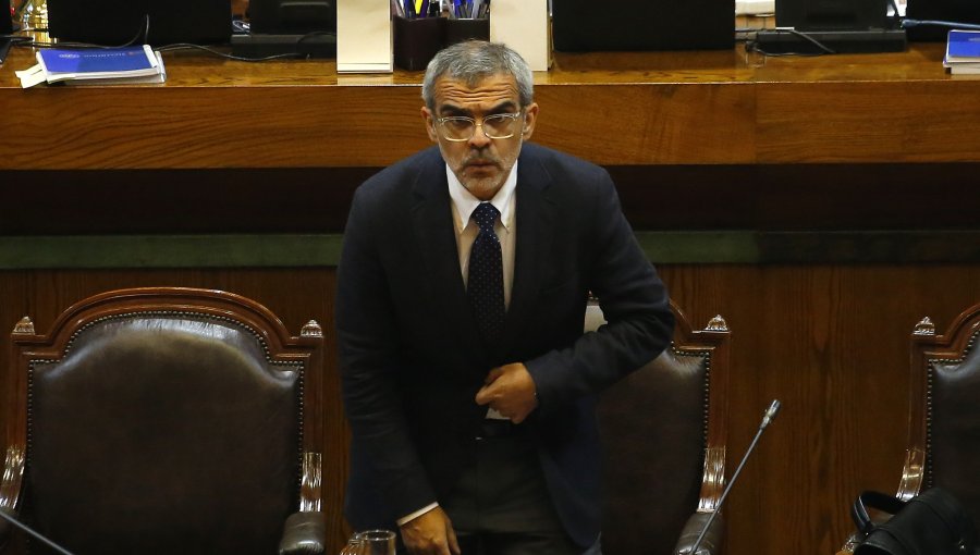 Cordero llamó a la oposición a entregar antecedentes tras acusaciones de "eliminación de evidencia" por robo de computadores