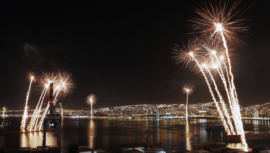 Sólo empresas extranjeras siguen en carrera para ejecutar el show pirotécnico de Año Nuevo 2024 en Valparaíso y Viña del Mar