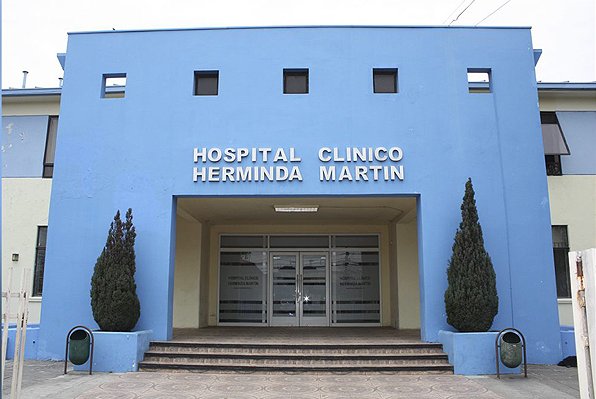 Paciente de 12 años queda en riesgo vital tras caer desde el quinto del Hospital Herminda Martín de Chillán