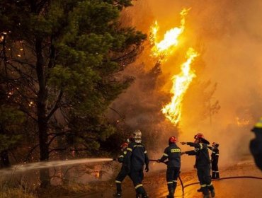 Incendios fuera de control en el Mediterráneo ya dejan más de 40 personas fallecidas