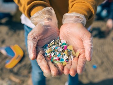 Científica asegura que la bahía de Valparaíso acumula microplásticos desde hace 80 años