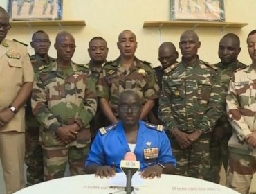 Soldados anuncian en televisión nacional golpe de Estado a Níger