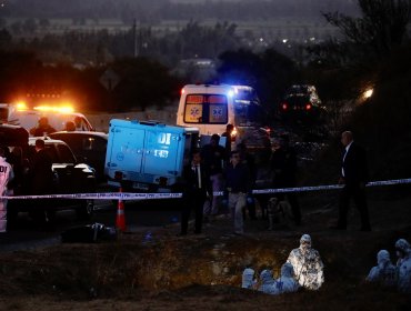 Hallan cadáver envuelto en una frazada en zanja de la autopista Acceso Sur de Puente Alto