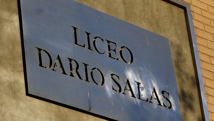 Liceo Darío Salas fortalecerá los "planes de convivencia" tras apuñalamiento de alumna en baño del recinto