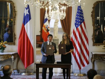 Gobierno firma acuerdo con EE.UU. para prevenir delitos graves y Chile mantendrá su status en el programa Visa Waiver