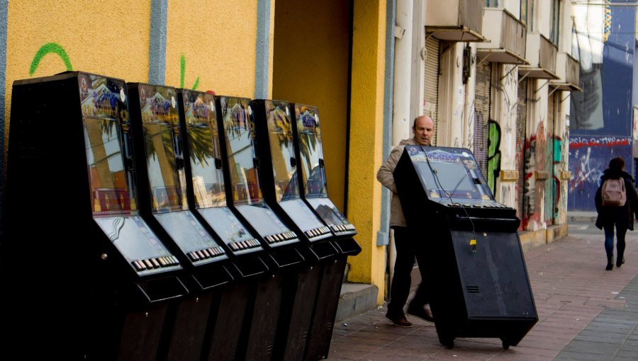 Juzgado de Garantía acoge querella municipal contra seis "chumbeques" de Valparaíso