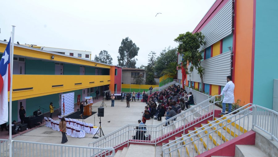 Escuela Lord Cochrane de Viña del Mar cuenta con nueva infraestructura para sus estudiantes