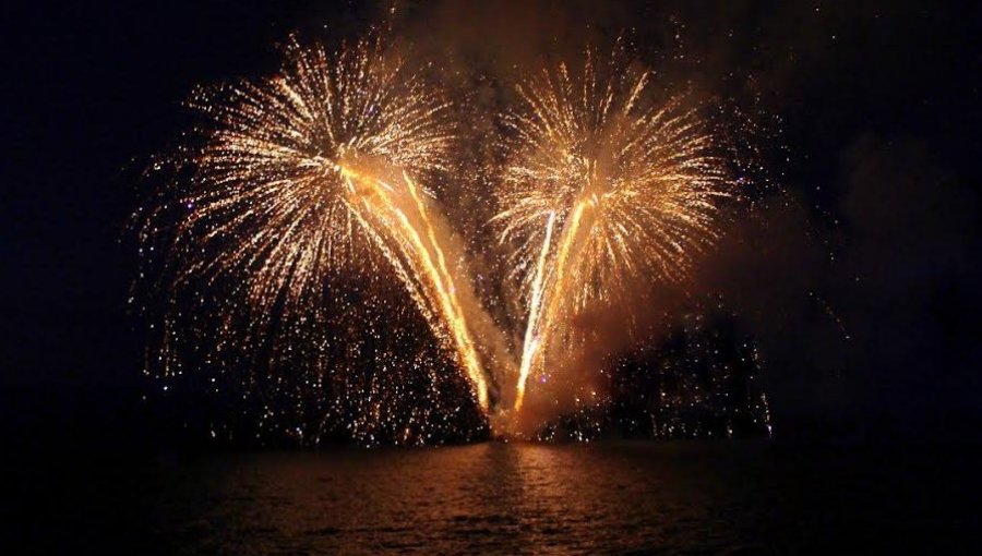 Año Nuevo en Valparaíso tendrá un show de fuegos artificiales acompañado de música: Concejo adjudica contrato a firma colombiana