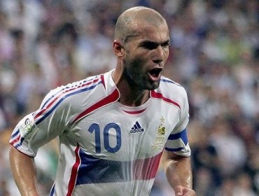 Exdirigente de la U revela que intentaron fichar a Zinedine Zidane tras el Mundial de Alemania 2006