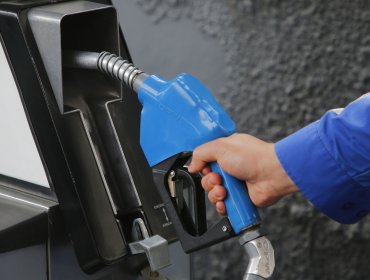 Precio de las bencinas sufrirá importante aumento a partir de este jueves 3: diésel tendrá una disminución