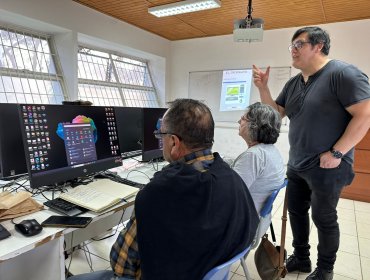 «Enchúfate a la tecnología»: Programa municipal busca facilitar la alfabetización virtual de adultos mayores de Limache