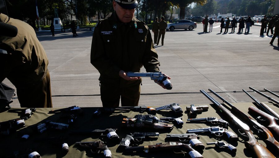 Carabineros registra 2.190 detenidos por Ley de Armas en lo que va del año: 15,9% más que en 2022