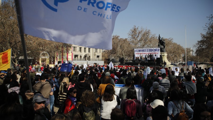 Colegio de Profesores advierte que si el Gobierno no avanza en respuestas concretas "el paro indefinido será una realidad"