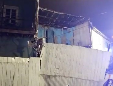 Derrumbe de casa afecta a vecinos del Cerro Cordillera de Valparaíso