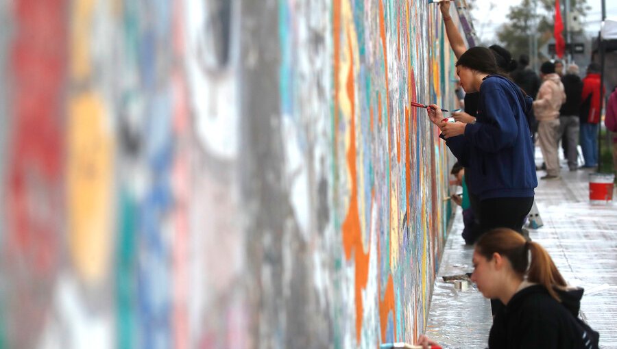 Restauran mural en ex recinto de detención Tres y Cuatro Álamos de San Joaquín