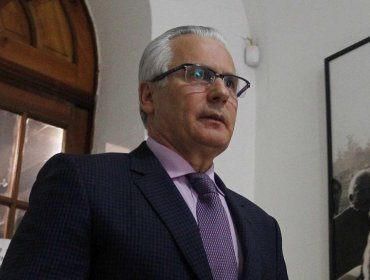 Universidad de Chile justificó gasto de $8 millones para el viaje del ex juez Baltasar Garzón por los 50 años del golpe de Estado