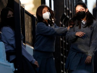 Minsal descarta eliminar el uso de mascarillas en colegios