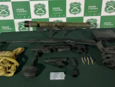 Hasta un lanzacohetes antitanques: Carabineros detuvo a dos extranjeros que mantenían una gran cantidad de armamento en Calama