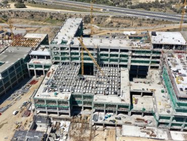 Diputados "aprietan" a empresa por obras en calle del Hospital Marga Marga: O la hacen o "debe recurrirse a boletas de garantía"