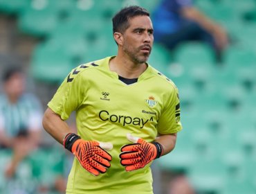 Claudio Bravo se perdería por lesión el inicio de la temporada 2023/2024 en España