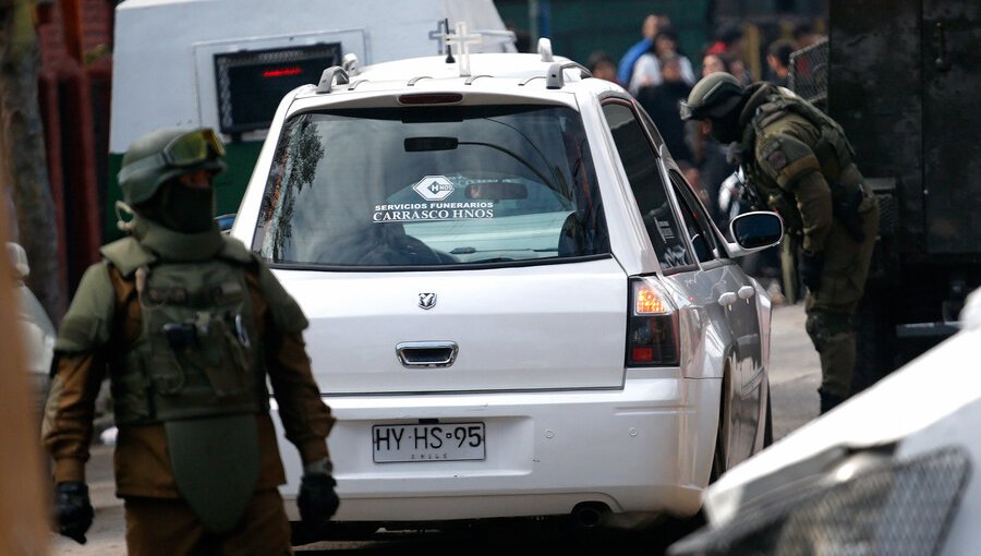 Dos detenidos deja funeral de alto riesgo en Viña del Mar: hubo disparos, fuegos artificiales y clases suspendidas en colegio